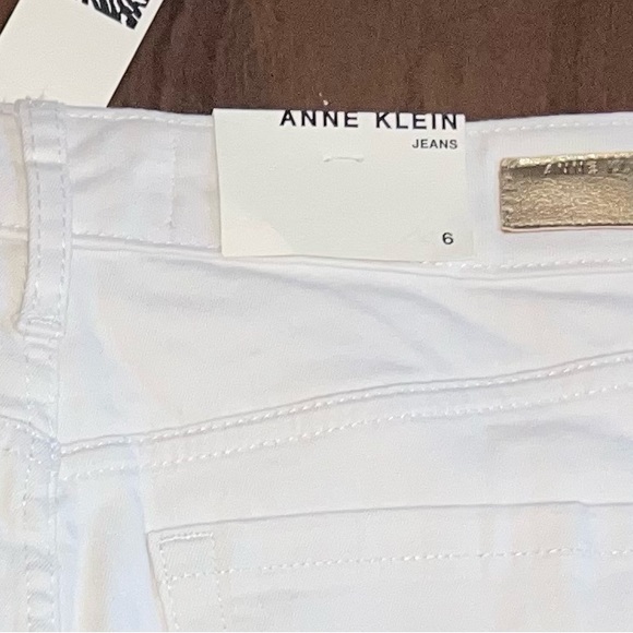 Anne Klein High Rise White Denim Skirt with Frayed Hem Sz 6 - Picture 4 of 6